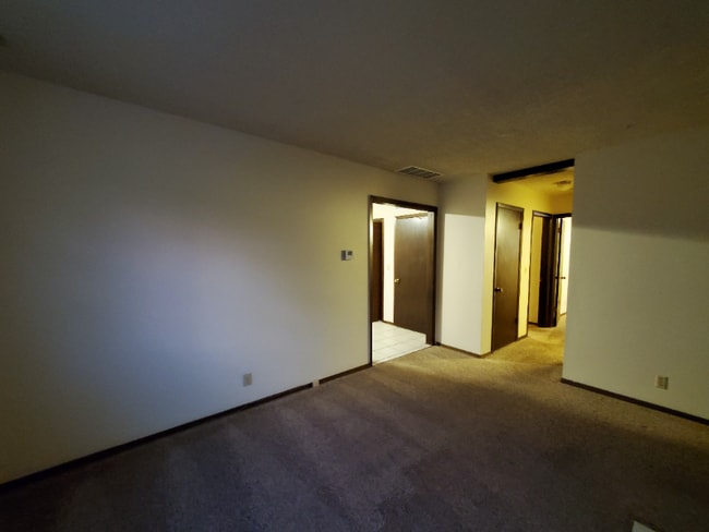 Building Photo - 735 S Everett St