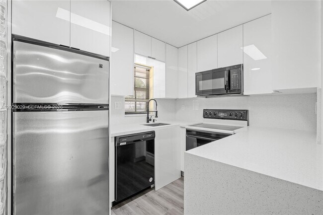 Foto del edificio - 12035 SW 18th St