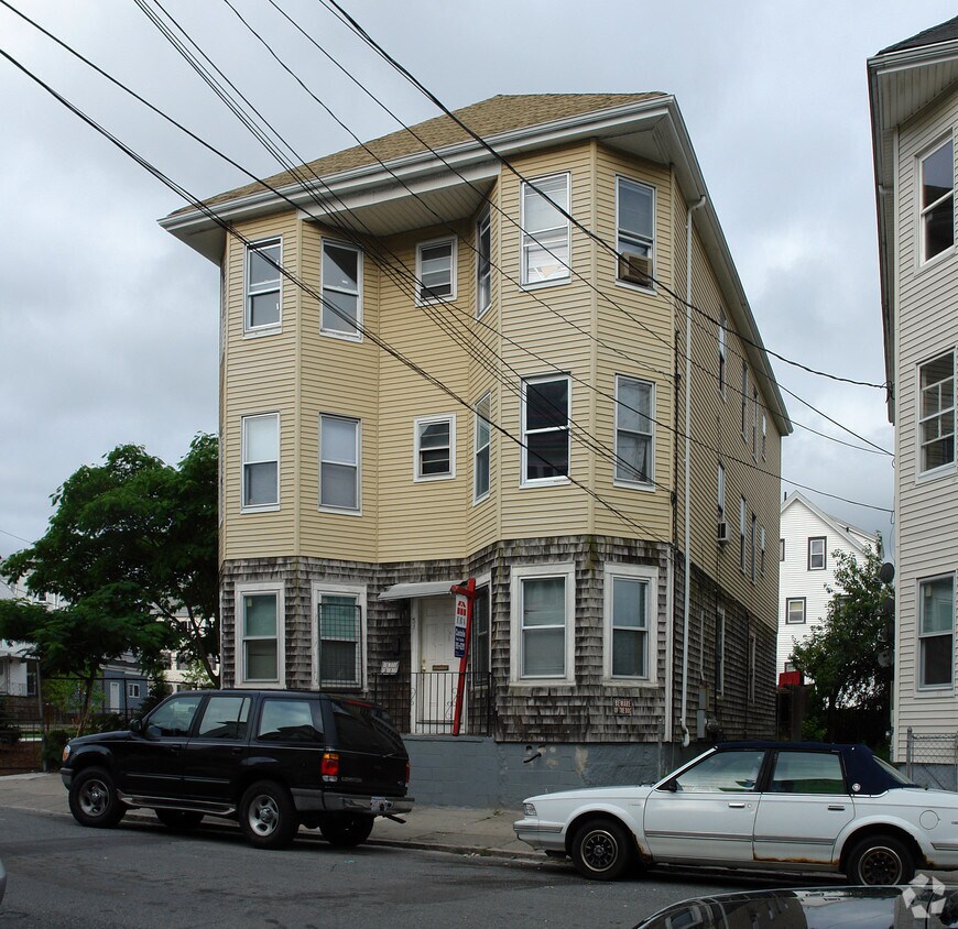 Building Photo - 31 Ashley St
