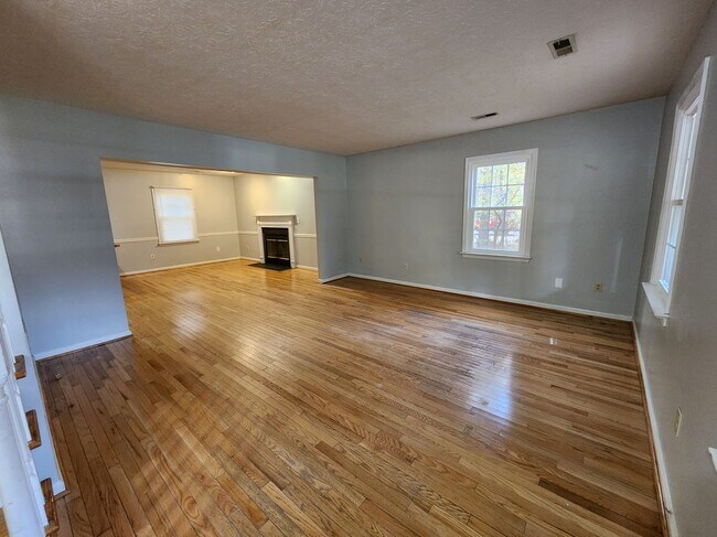 Building Photo - 27 Braxton Dr