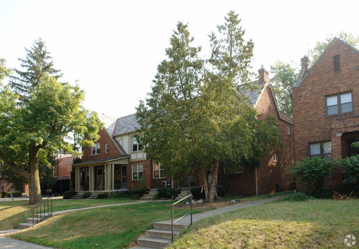 Primary Photo - 1702-1708 Wyandotte Rd