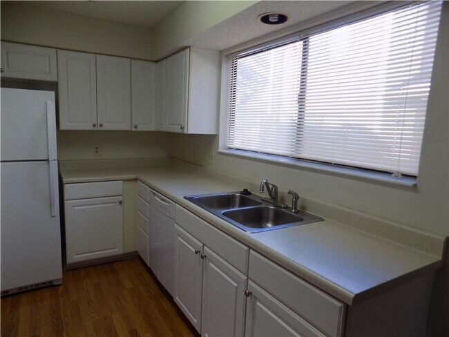 Foto del edificio - Close to the Beach!