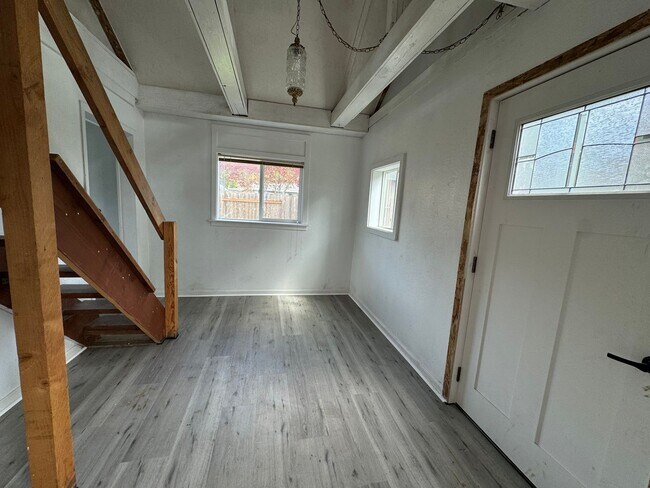 Foto del edificio - 212 Moreland Ave