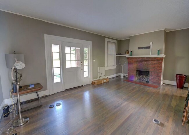 Building Photo - 145 S Pickens St