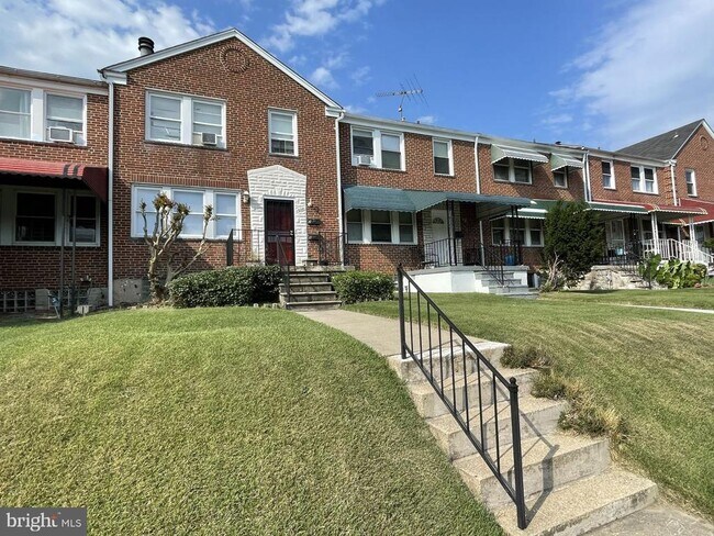 Building Photo - 1528 Upshire Rd