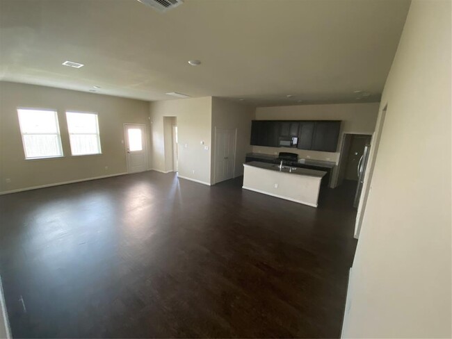 Building Photo - 4943 Carpenters Cove Ln