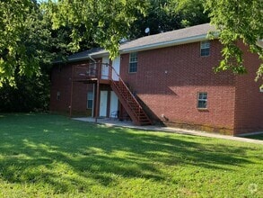 Building Photo - 105 N Wilson St