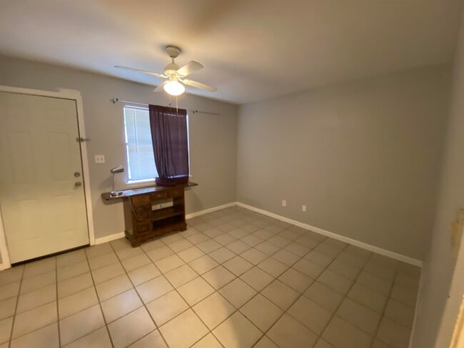 Building Photo - 1099 Ocala Rd