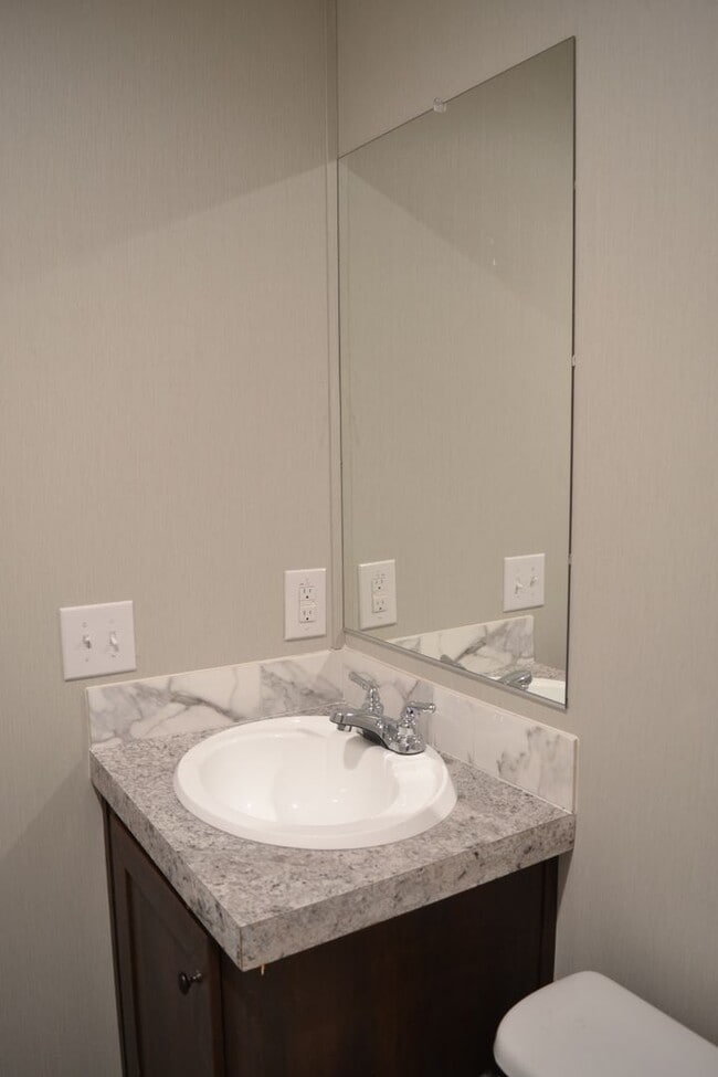 Building Photo - 121 Garlington Cir