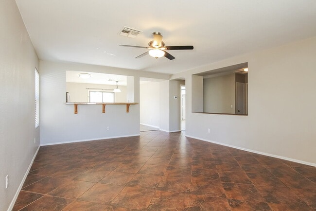 Building Photo - 11509 W Bloomfield Rd