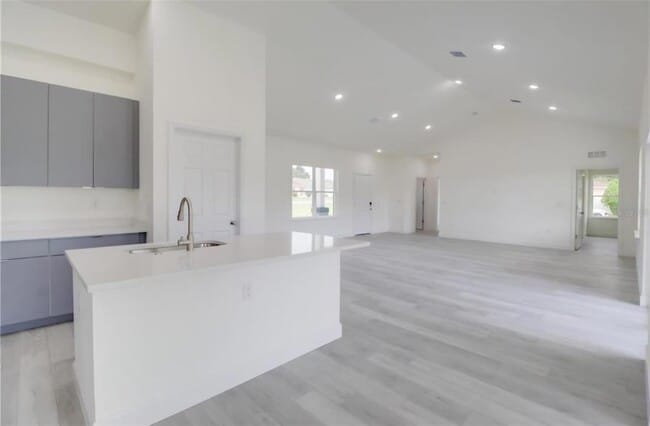 Building Photo - 14908 SW 63rd Ct