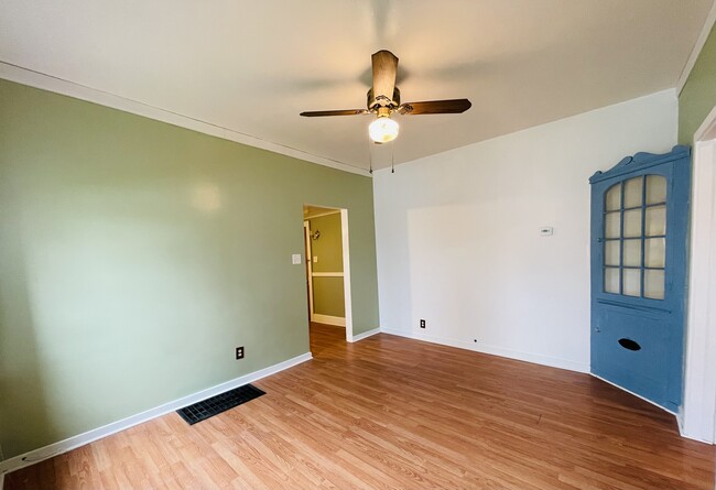 Building Photo - 1202 N Park St