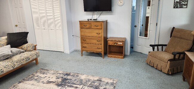 Building Photo - 143 River Ranch Rd