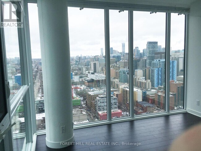 Photo du bâtiment - 290 Adelaide St W