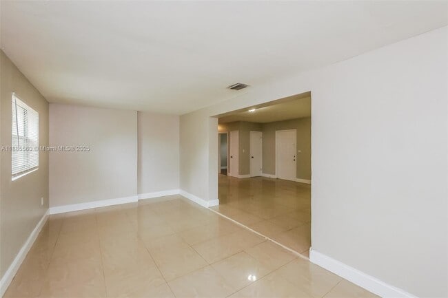 Building Photo - 221 N 65th Way