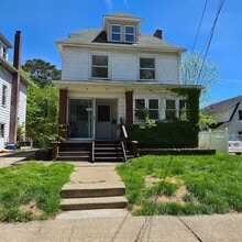 Building Photo - 1206 Albert St