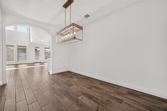 Building Photo - 25109 Pinebrook Grove Ln