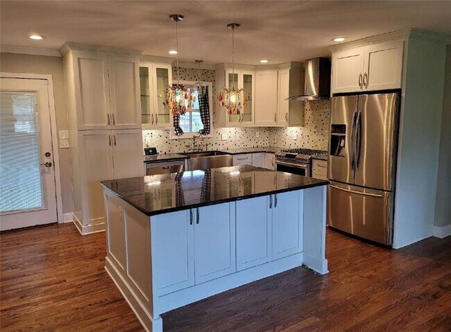 Building Photo - 6 Skyland Dr NW