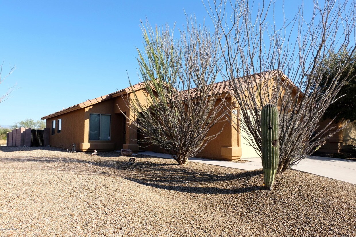 6871 S Cottontail Run Ave, Tucson, AZ 85756 House for Rent in Tucson