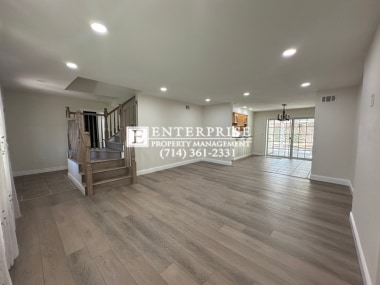 Building Photo - Stunning 5-Bedroom Home in Anaheim with Mo...