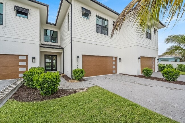 Building Photo - 111 Watson Dr
