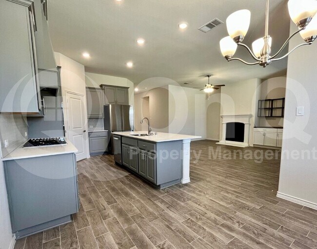 Building Photo - 4128 Ellinger Dr