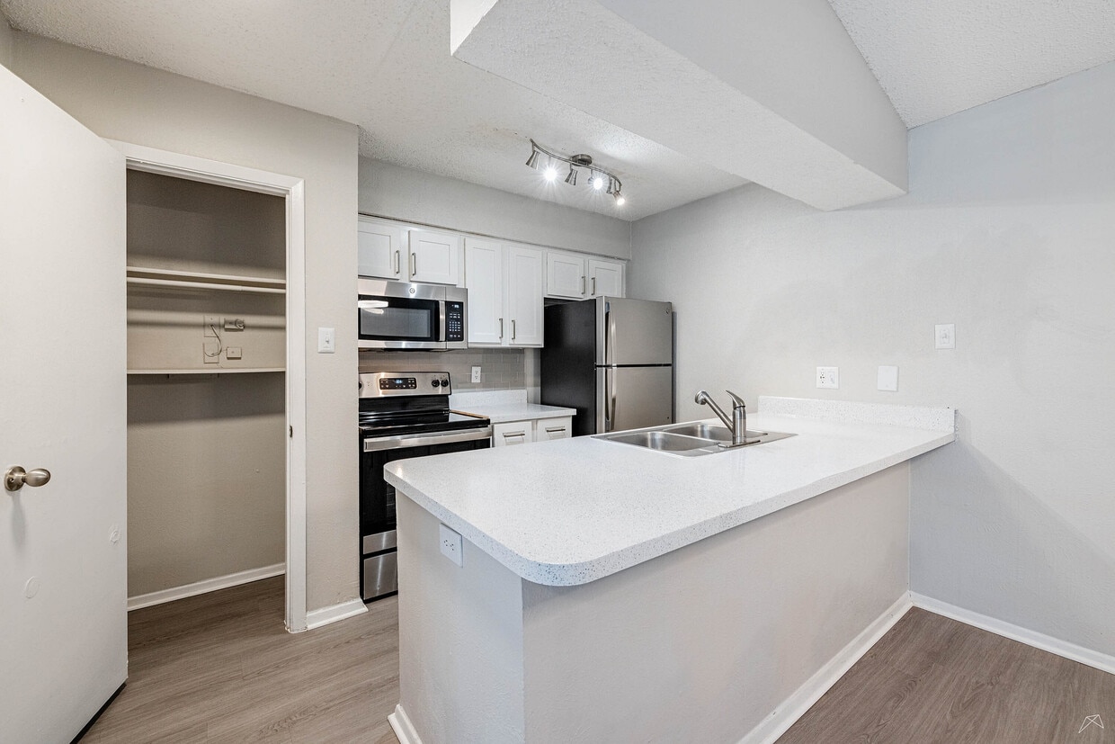 Primary Photo - Veridian Place