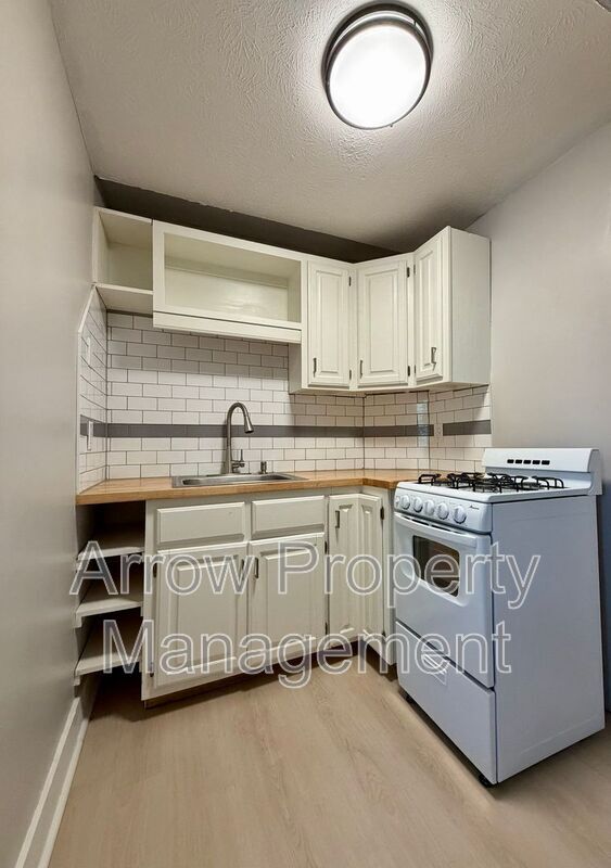 Building Photo - 2727 P St