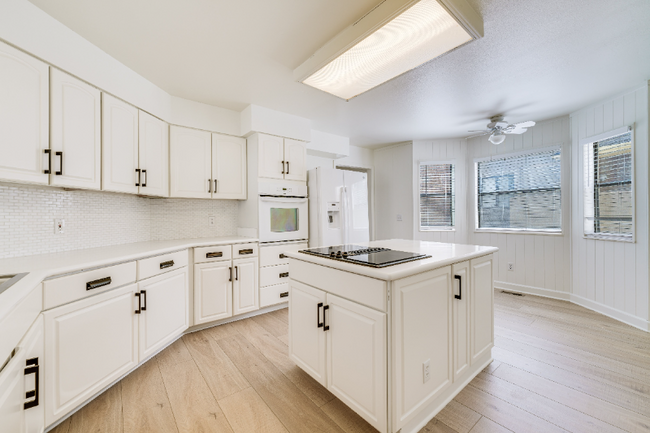 Foto del edificio - 356 Blue Windsor Ln