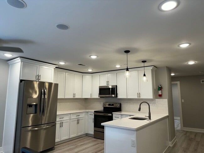 Photo - 2408 N Mascher St Apartment