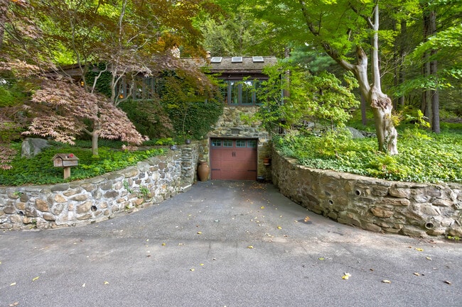 Building Photo - 7 Juniper Ln
