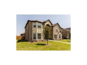 Building Photo - 12060 Grandview Dr