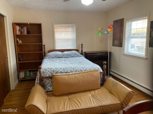 Building Photo - 4 br, 2 bath House - 300 Boylston St