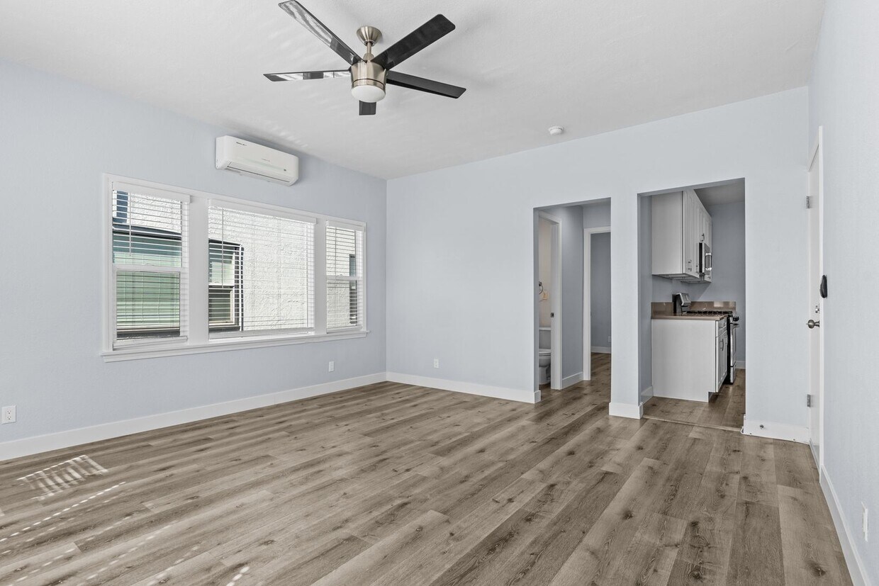 1711 E Appleton St Unit 14, Long Beach, CA 90802 Room for Rent in