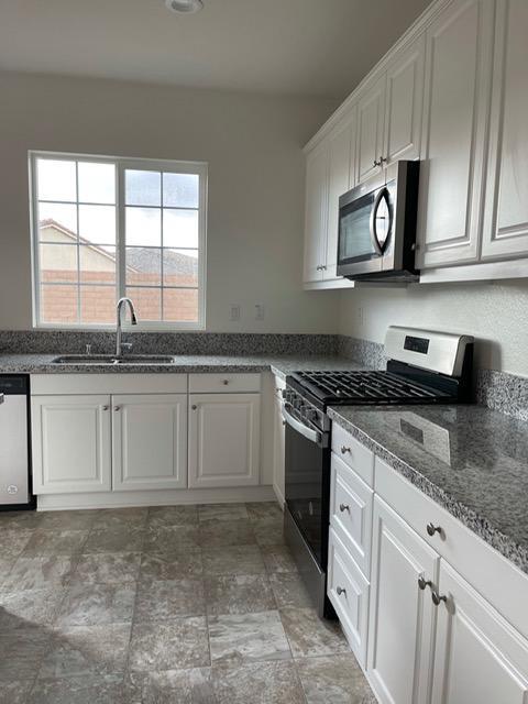 Building Photo - 3338 S Myrtle Dr