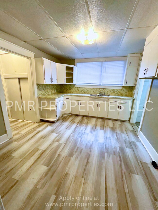 Foto del edificio - 328 Lincoln Ave