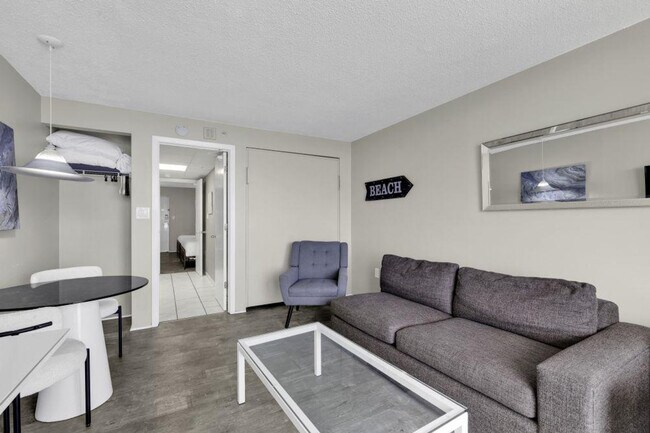 Foto del edificio - 2300 N Ocean Blvd