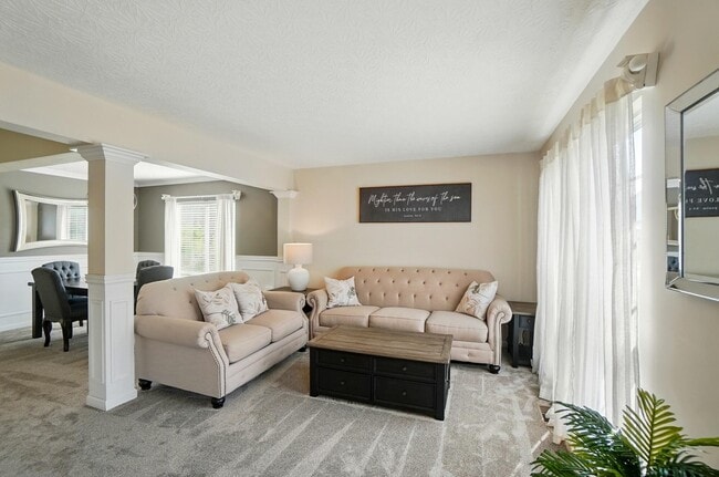 Building Photo - 2496 Frontier Dr