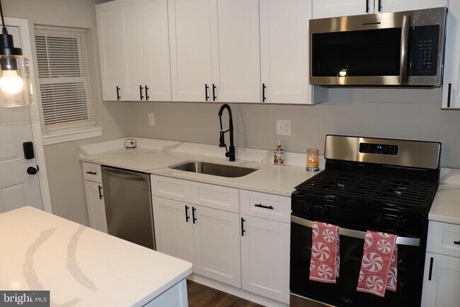 Foto del edificio - 8623 Willow Oak Rd