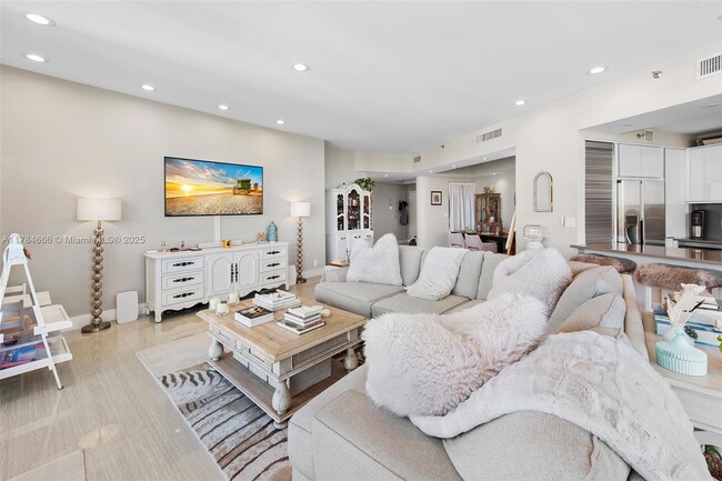 Building Photo - 20281 E Country Club Dr