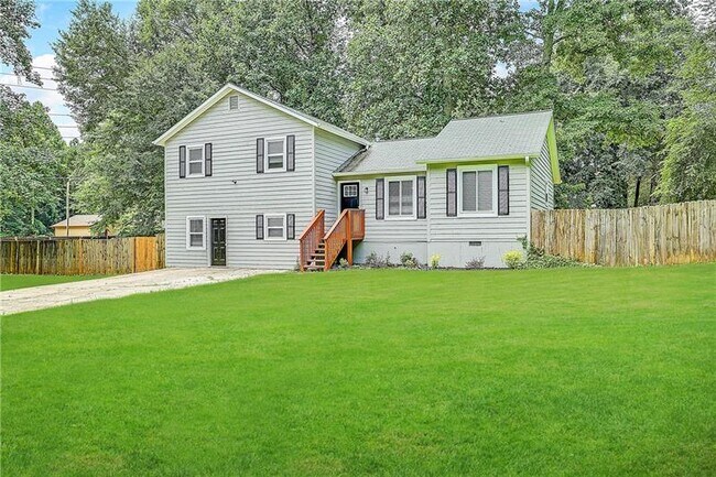 Foto del edificio - 3156 Sasanqua Ln SW