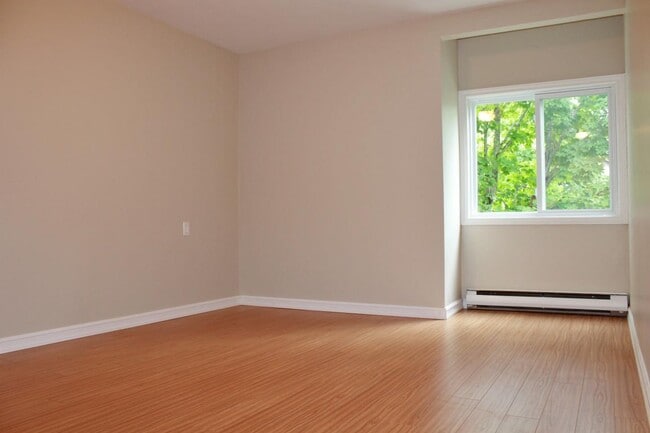 Building Photo - Kenny's Park