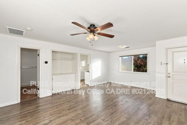 Building Photo - 83 Zinfandel Ln
