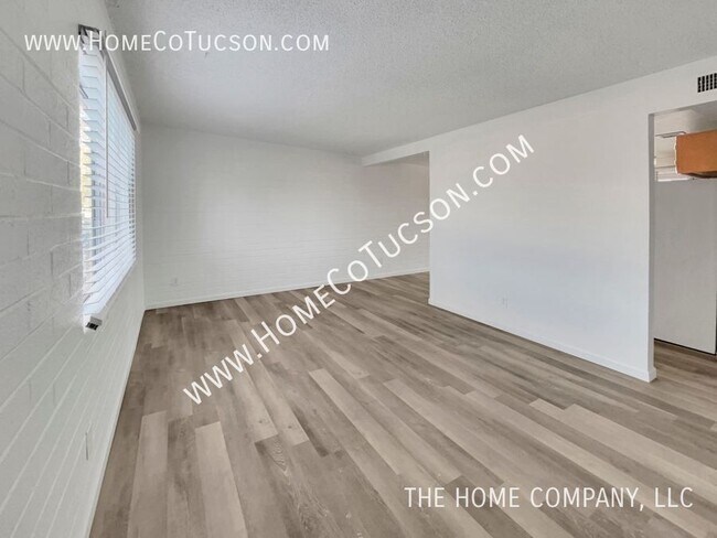 Foto del edificio - 3666 E Ellington Pl