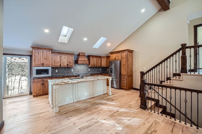 Building Photo - 4595 Bighorn Rd