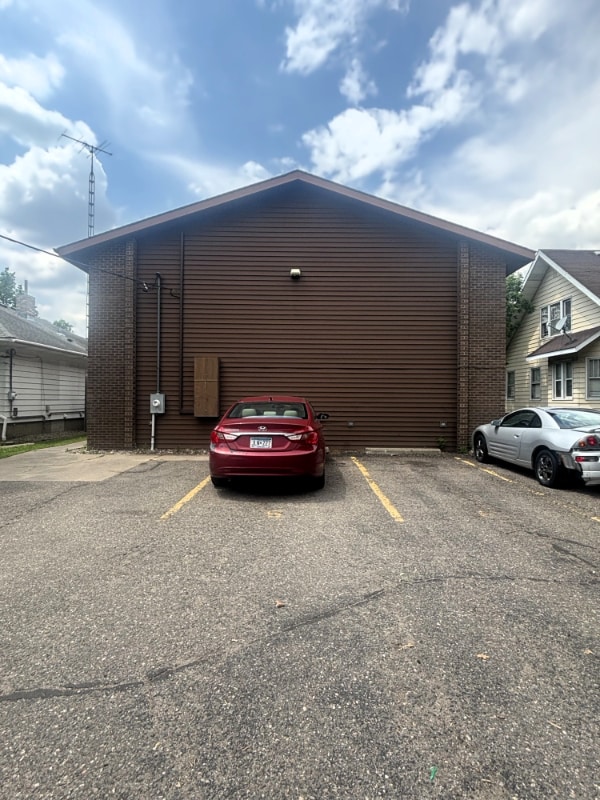 Building Photo - 822 7th Ave S