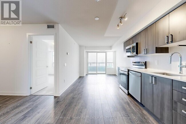 Photo du bâtiment - 1455 Celebration Dr