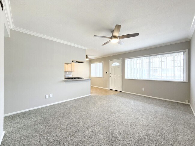 Foto del edificio - One Block to the Beach in South O!