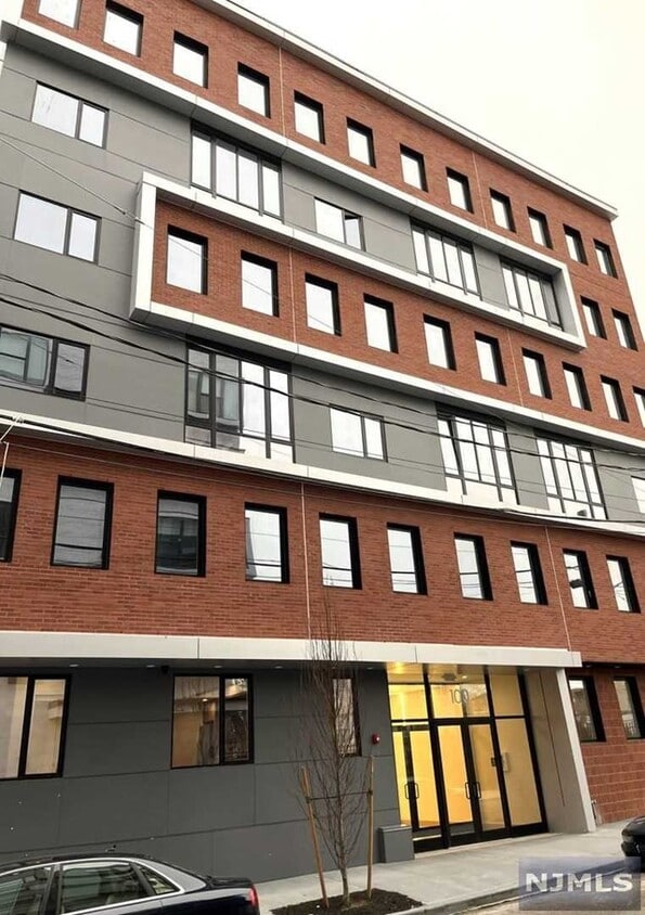 Primary Photo - 100 Tuers Ave
