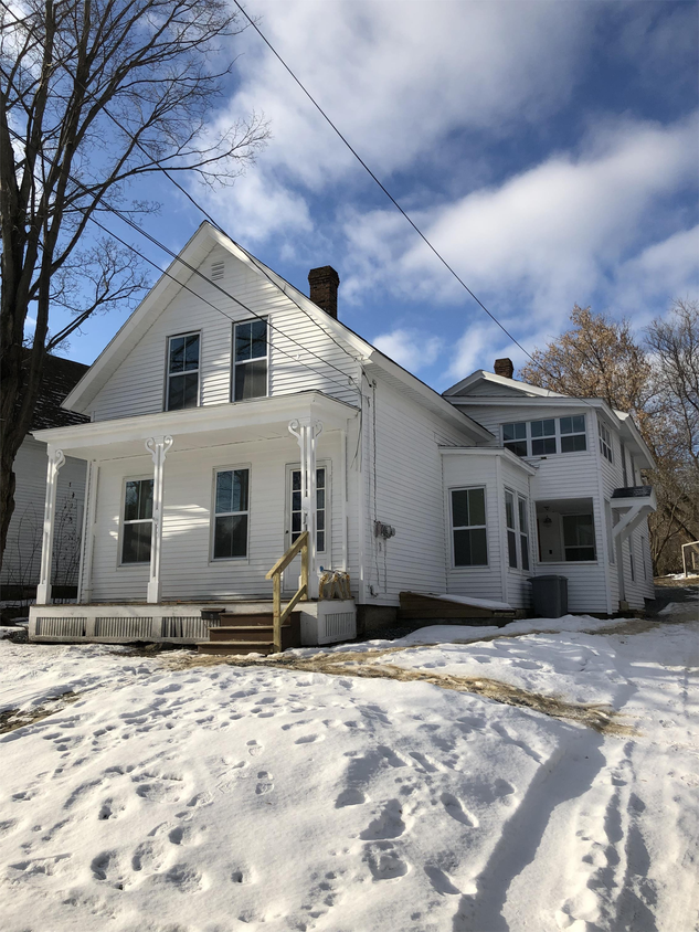 Primary Photo - 122 Hanover St